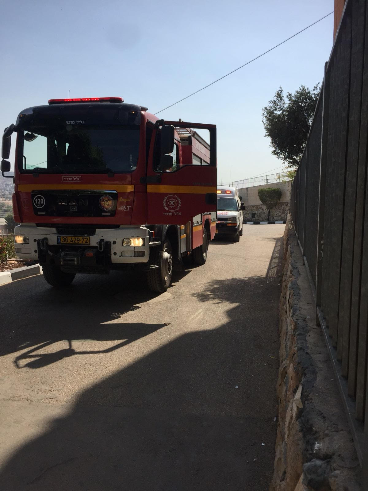 اندلاع حريق في محيط مدرسة في طمرة